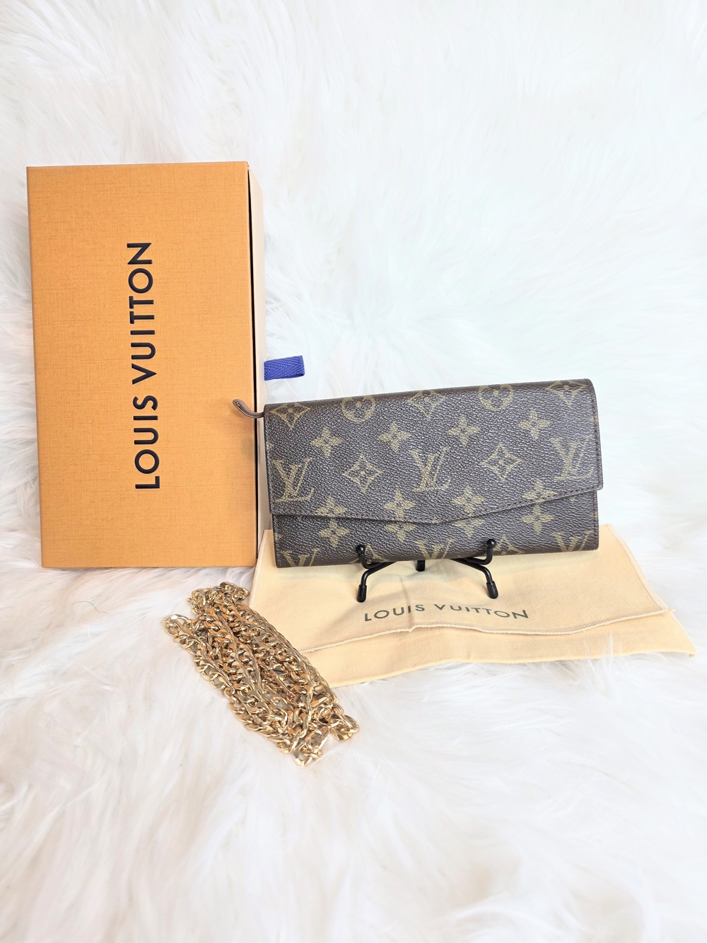 Louis Vuitton Sarah Wallet Vintage All Leather Monogram Canvas Full Incl. Chain